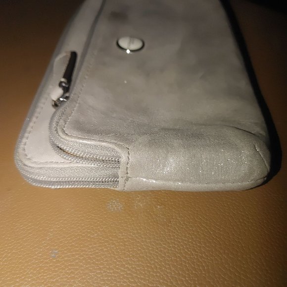 Coach Beige Leather Wristlet Wallet Multicolor Lining Zipper Closure - Picture 5 of 7